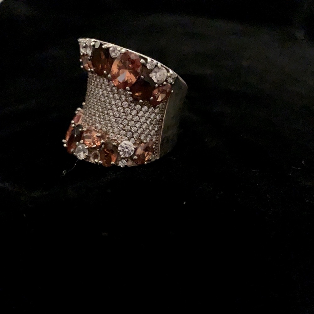 Ring - Picture 2 of 4